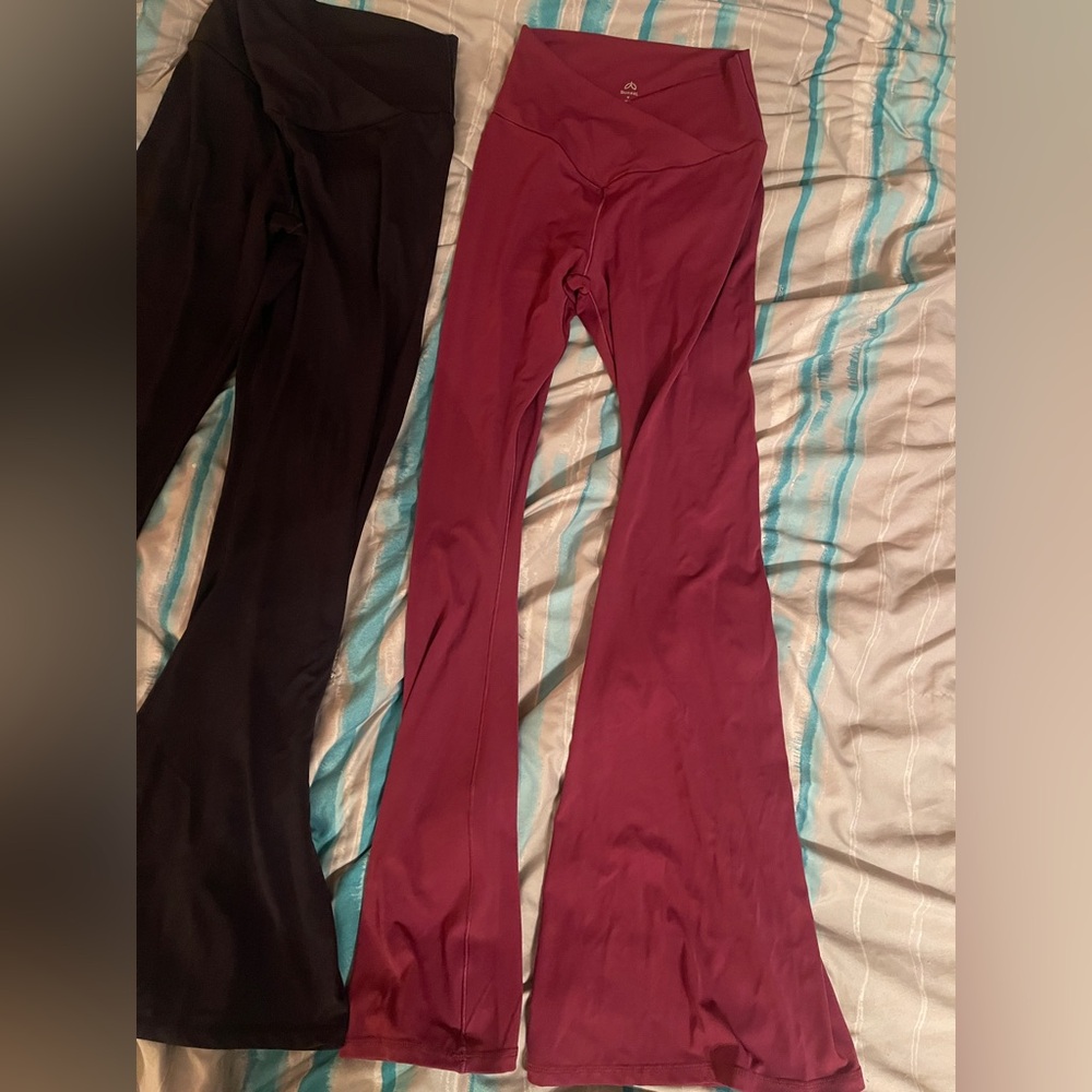 Sunzel Flare Leggings Black Medium red 2 pairs pants yoga - Picture 3 of 7